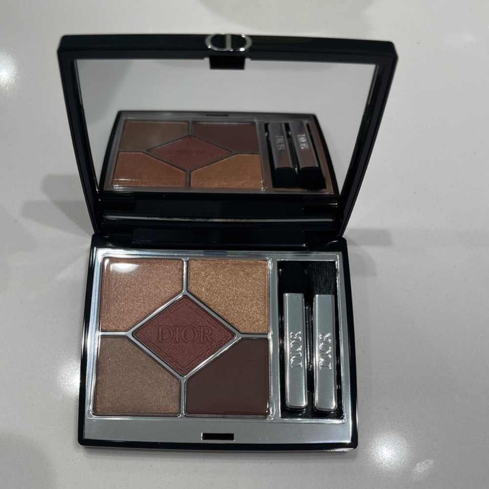 Dior
Diorshow 5 Couleurs Couture Eyeshadow Palette, Brand new,colour-689 Mitzah